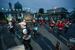 BIB: 
                            <button type="button" onclick="openModal(26232962)" class="btn btn-primary btn-sm float-right btn-popup" data-toggle="modal" data-target=".modal-high-quality">
                        <i class="fas fa-shopping-cart"></i> Add to Cart
                    </button>
                                            <button type="button" onclick="isThisMe(26232962, true)" class="btn btn-success btn-sm float-right btn-popup btn-isme hidden" data-toggle="tooltip" data-placement="bottom" title="นี่คือรูปของคุณใช่ไหม คลิกที่นี่เพื่อเอาเข้าอัลบั้ม">
                        <i class="fas fa-plus"></i> Add to album
                    </button>
                    <button type="button" onclick="isThisMe(26232962, false)" class="btn btn-warning btn-sm float-right btn-popup btn-isnotme hidden">
                        <i class="fas fa-ban"></i> Remove from album
                    </button>